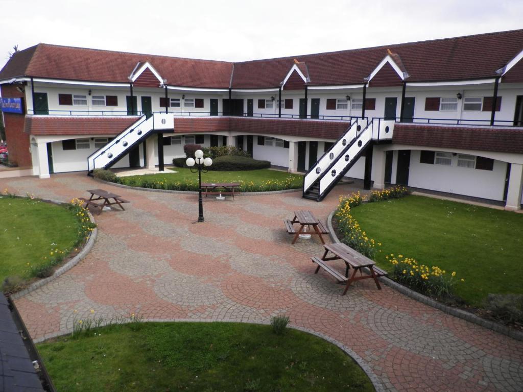 The Town & Country Lodge Dundry Bagian luar foto