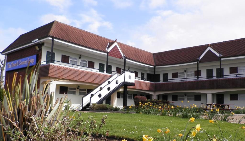 The Town & Country Lodge Dundry Bagian luar foto