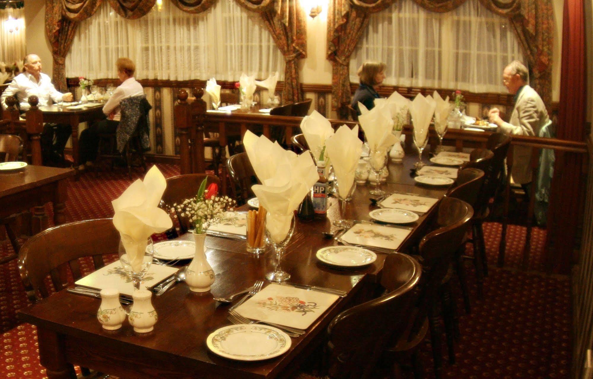 The Town & Country Lodge Dundry Bagian luar foto