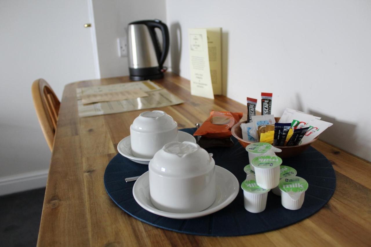 The Town & Country Lodge Dundry Bagian luar foto