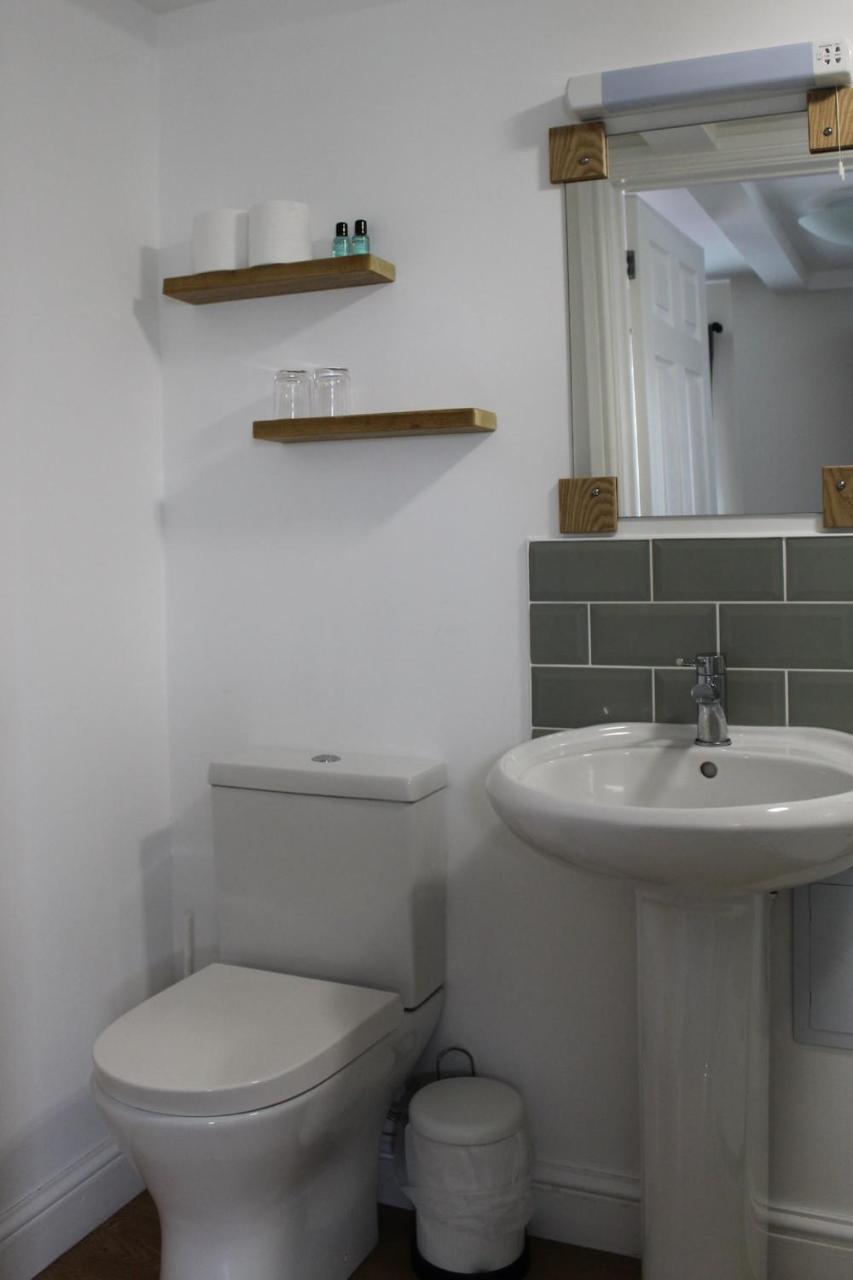 The Town & Country Lodge Dundry Bagian luar foto