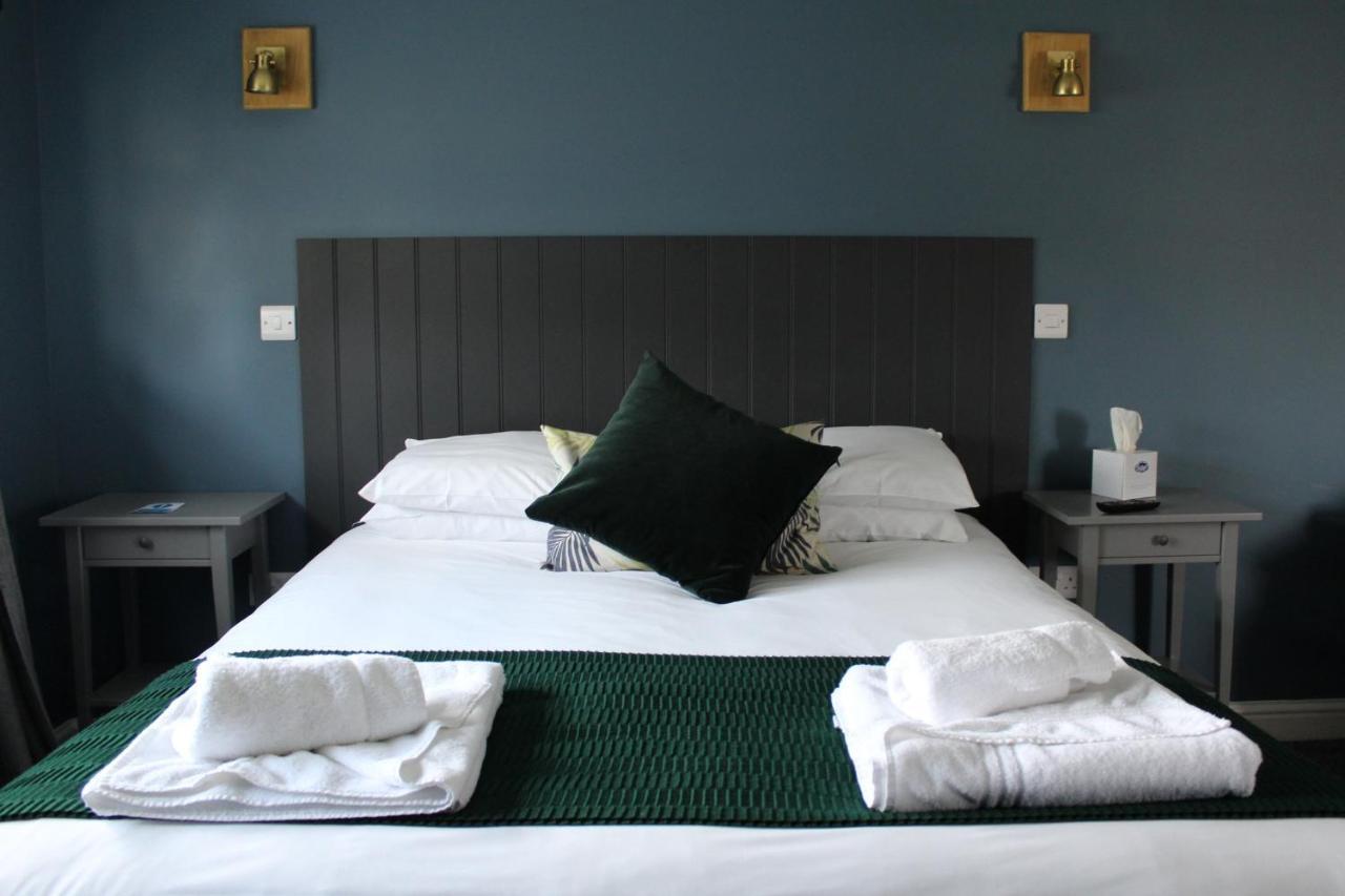 The Town & Country Lodge Dundry Bagian luar foto