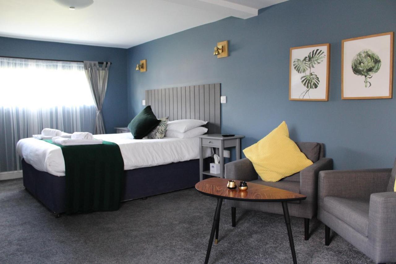 The Town & Country Lodge Dundry Bagian luar foto