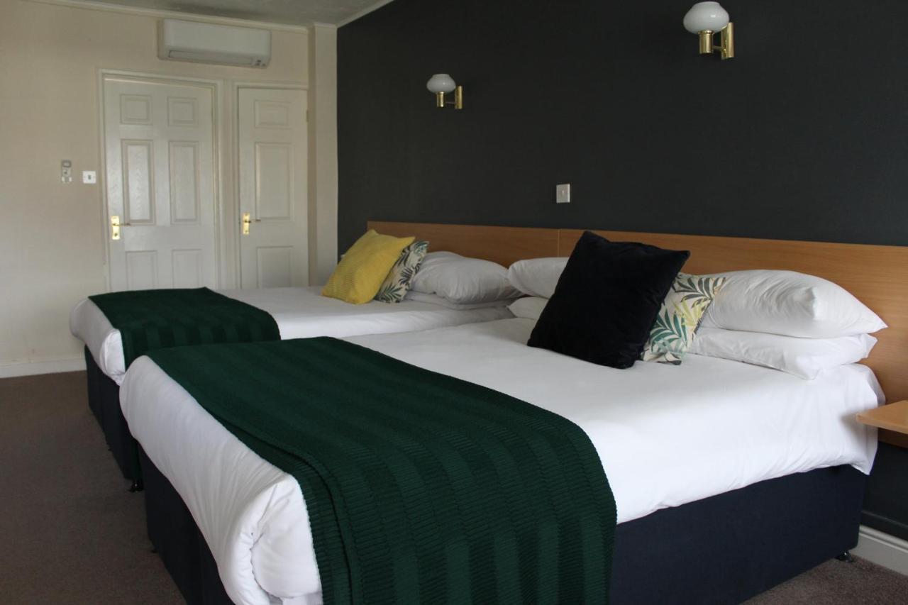 The Town & Country Lodge Dundry Bagian luar foto