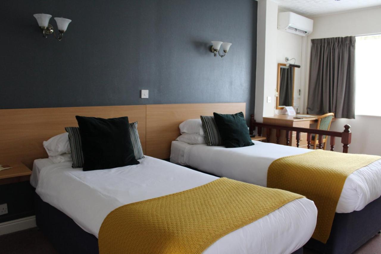 The Town & Country Lodge Dundry Bagian luar foto