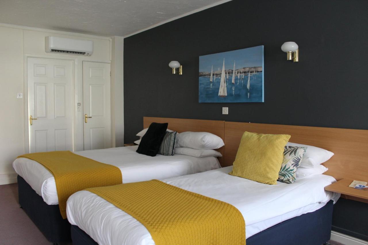 The Town & Country Lodge Dundry Bagian luar foto
